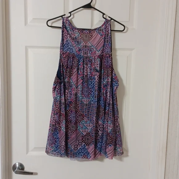 Top - Picture 3 of 3